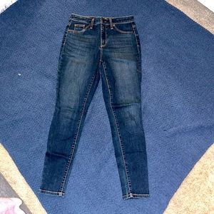 Universal thread jeans